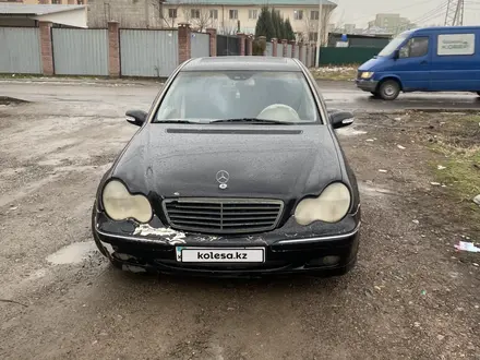 Mercedes-Benz C 240 2002 года за 3 400 000 тг. в Алматы – фото 3