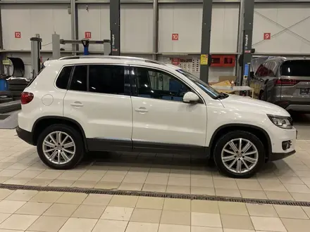 Volkswagen Tiguan 2014 года за 7 800 000 тг. в Актау – фото 2