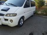 Hyundai Starex 2000 года за 1 600 000 тг. в Актобе – фото 2
