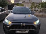 Toyota RAV4 2019 года за 15 000 000 тг. в Актау