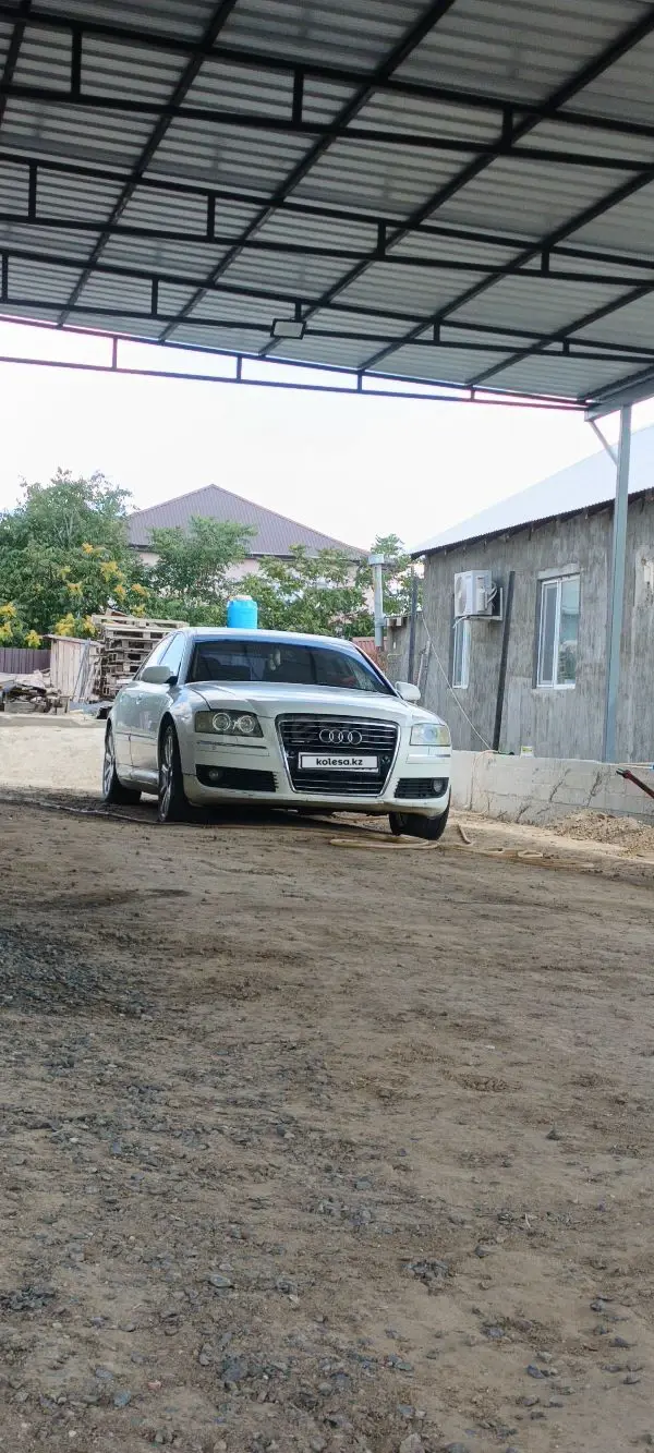Audi A8, 2005