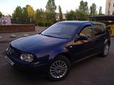 Volkswagen Golf 2001 года за 2 500 000 тг. в Астана