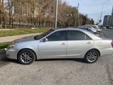 Toyota Camry 2002 года за 5 300 000 тг. в Шымкент – фото 2