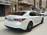 Toyota Camry 2023 годаfor15 500 000 тг. в Атырау – фото 3