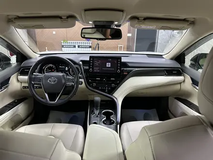 Toyota Camry 2023 года за 15 500 000 тг. в Атырау – фото 7