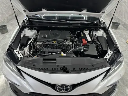 Toyota Camry 2023 года за 15 500 000 тг. в Атырау – фото 8