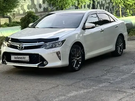 Toyota Camry 2017 года за 12 300 000 тг. в Шымкент – фото 2