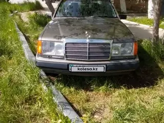 Mercedes-Benz E-Class, 1989
