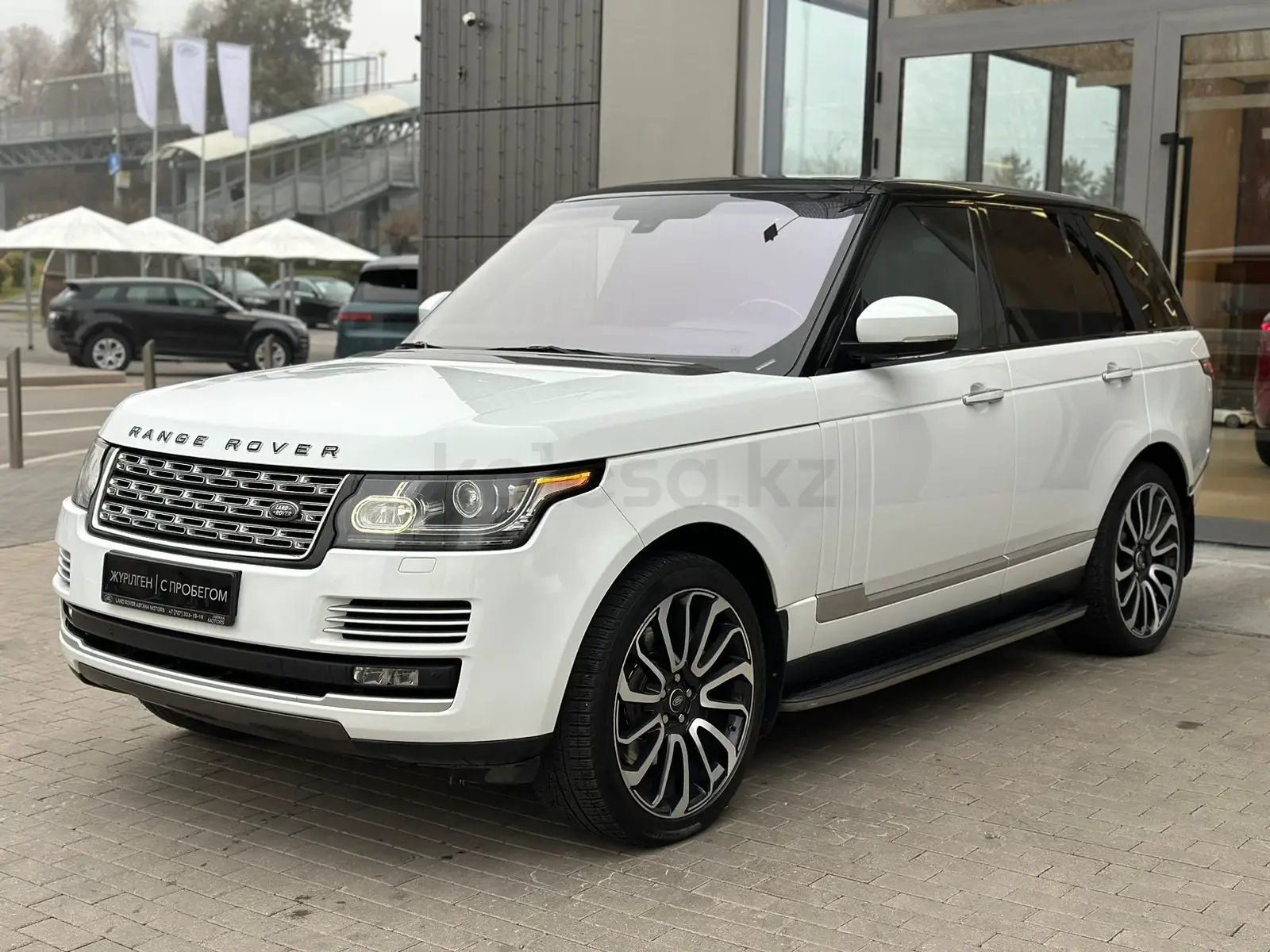 Range Rover 2013 белый с чёрной крышей