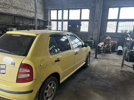 Skoda Fabia 2000 года за 1 700 000 тг. в Усть-Каменогорск – фото 2