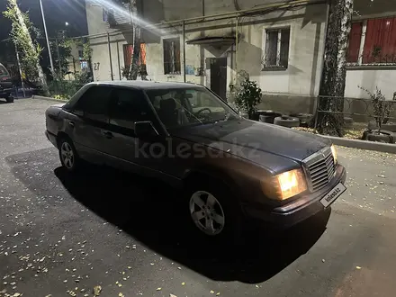 Mercedes-Benz E 230 1988 года за 560 000 тг. в Алматы – фото 13