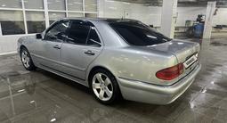 Mercedes-Benz E 55 AMG 1996 годаүшін4 500 000 тг. в Астана – фото 4