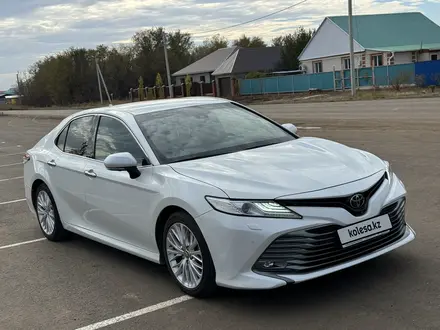 Toyota Camry 2018 года за 15 300 000 тг. в Уральск – фото 10