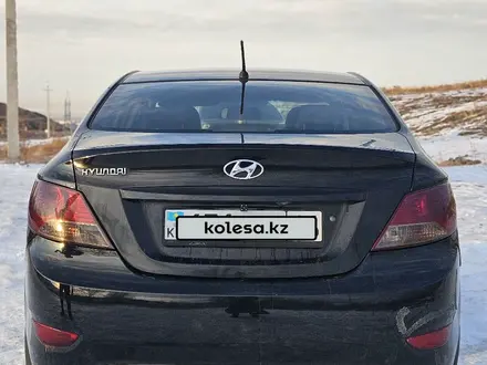 Hyundai Solaris 2011 года за 3 330 000 тг. в Усть-Каменогорск – фото 3