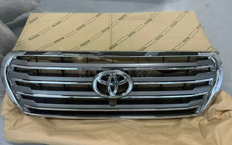 Решетка радиатора оригинал под камеру Land Cruiser 200 (12-15) за 125 000 тг. в Астана