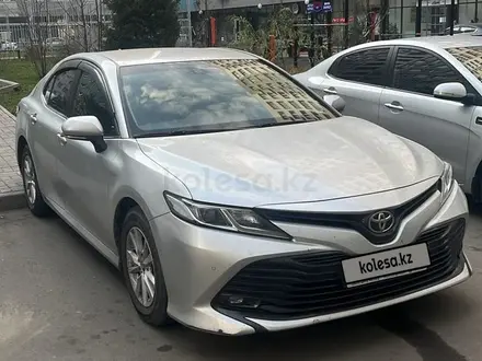 Toyota Camry 2020 года за 11 500 000 тг. в Алматы – фото 4