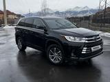 Toyota Highlander 2017 года за 18 800 000 тг. в Алматы – фото 4