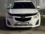 Chevrolet Cruze 2013 года за 3 700 000 тг. в Уральск – фото 2