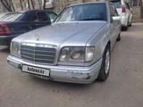 Mercedes-Benz E 220 1993 года за 1 700 000 тг. в Алматы