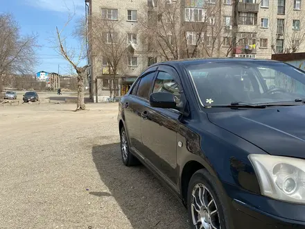 Toyota Avensis 2004 года за 3 600 000 тг. в Семей – фото 3