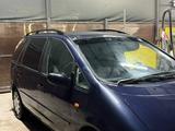 Volkswagen Sharan 1996 года за 1 600 000 тг. в Алматы – фото 2