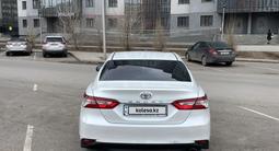 Toyota Camry 2019 года за 13 200 000 тг. в Астана – фото 5