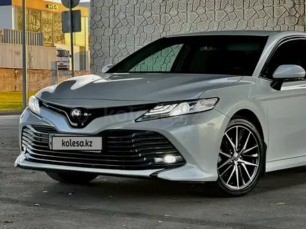 Toyota Camry 2021 года за 16 500 000 тг. в Алматы