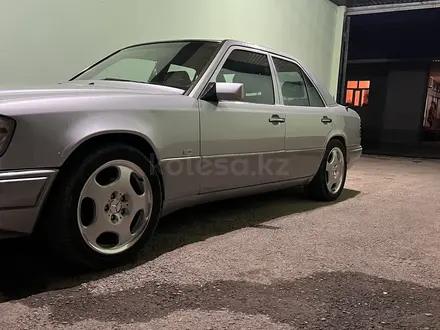 Mercedes-Benz E 280 1995 года за 5 500 000 тг. в Туркестан – фото 8