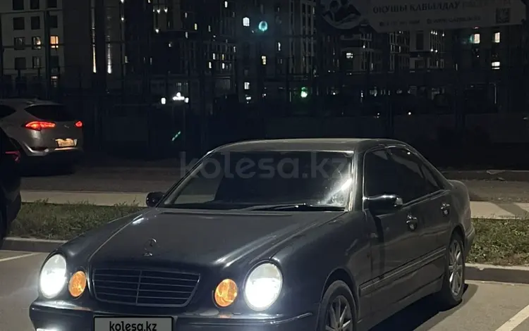 Mercedes-Benz E 320 2000 годаfor4 300 000 тг. в Астана