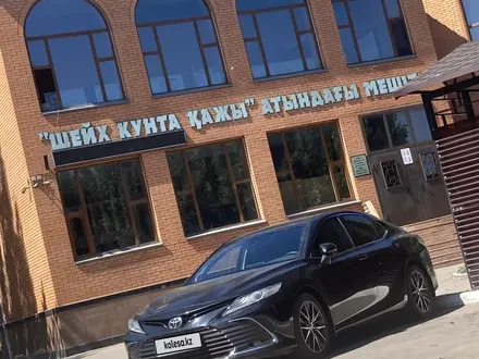 Toyota Camry 2021 года за 17 100 000 тг. в Астана