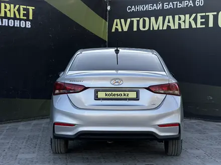 Hyundai Accent 2019 года за 6 850 000 тг. в Актобе – фото 5