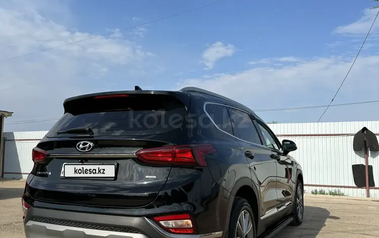Hyundai Santa Fe 2018 года за 13 800 000 тг. в Уральск