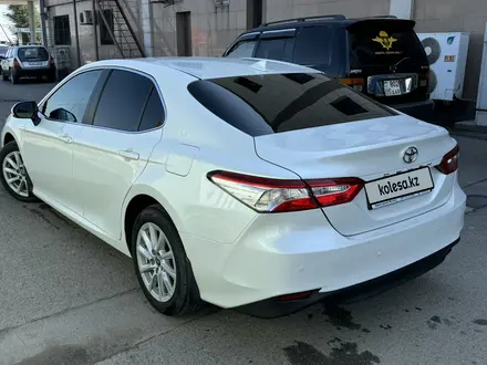 Toyota Camry 2021 года за 14 200 000 тг. в Алматы – фото 5