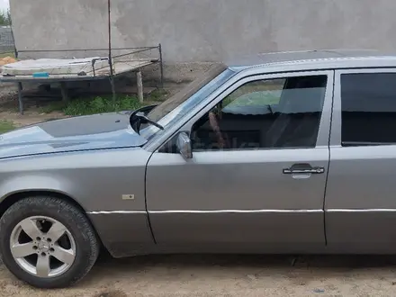 Mercedes-Benz E 300 1991 года за 1 600 000 тг. в Туркестан – фото 2