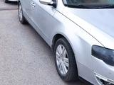 Volkswagen Passat 2009 года за 4 300 000 тг. в Алматы – фото 3