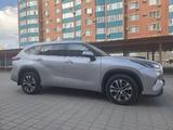 Toyota Highlander 2021 годаүшін19 800 000 тг. в Актобе – фото 2