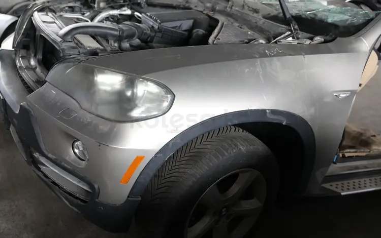 Накладка (молдинг) на крыло передний левый BMW X5 E70үшін30 000 тг. в Алматы