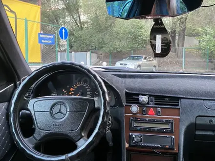 Mercedes-Benz C 220 1996 года за 2 500 000 тг. в Алматы – фото 9