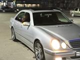 Mercedes-Benz E 320 1999 годаүшін4 300 000 тг. в Талдыкорган – фото 2