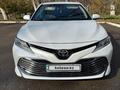 Toyota Camry 2018 года за 13 300 000 тг. в Шымкент – фото 2