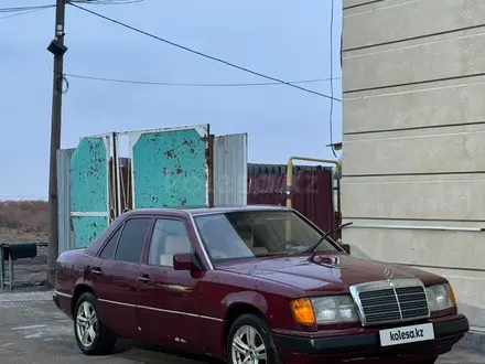 Mercedes-Benz E 200 1993 года за 1 500 000 тг. в Шиели – фото 3