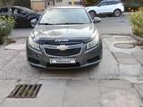 Chevrolet Cruze 2011 года за 2 700 000 тг. в Тараз – фото 3