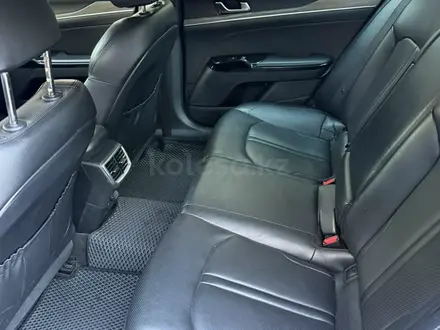 Kia K5 2021 года за 11 000 000 тг. в Алматы – фото 16