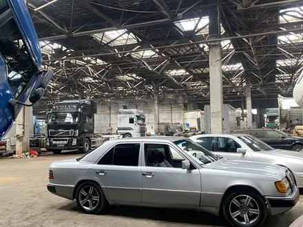 Mercedes-Benz E 230 1990 года за 1 200 000 тг. в Шымкент – фото 7