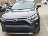 Toyota RAV4 2022 года за 18 500 000 тг. в Актобе – фото 4