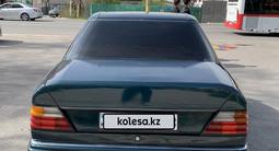 Mercedes-Benz E 230 1993 года за 1 450 000 тг. в Астана – фото 4