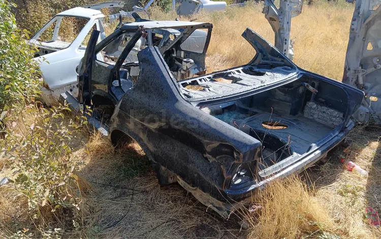 Бмв 5 Е34 кузов задный част за 60 000 тг. в Шымкент