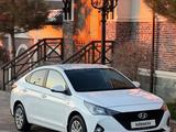 Hyundai Accent 2023 года за 7 600 000 тг. в Туркестан – фото 2