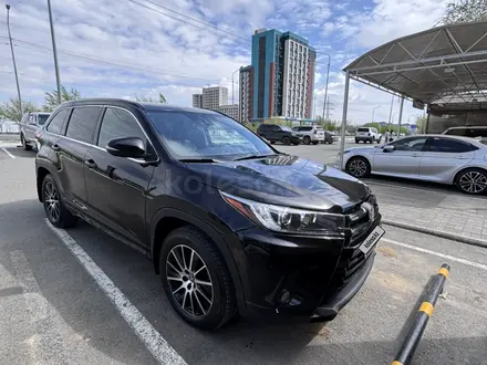 Toyota Highlander 2017 года за 18 500 000 тг. в Уральск – фото 3