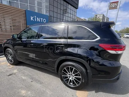 Toyota Highlander 2017 года за 18 500 000 тг. в Уральск – фото 4